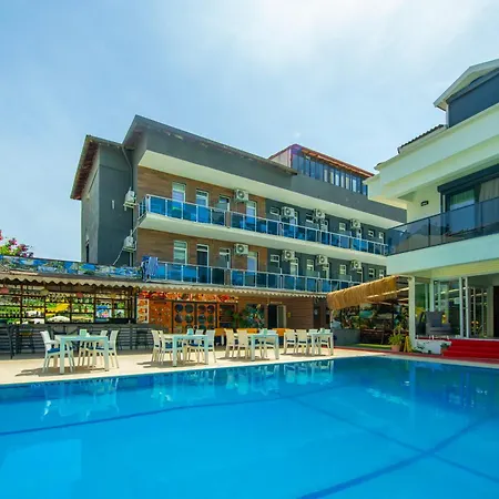 Hotel Garden Alis *
