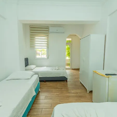 Alis Hotel 2*
