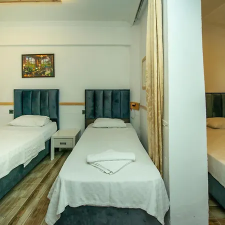 Alis Hotel 2*
